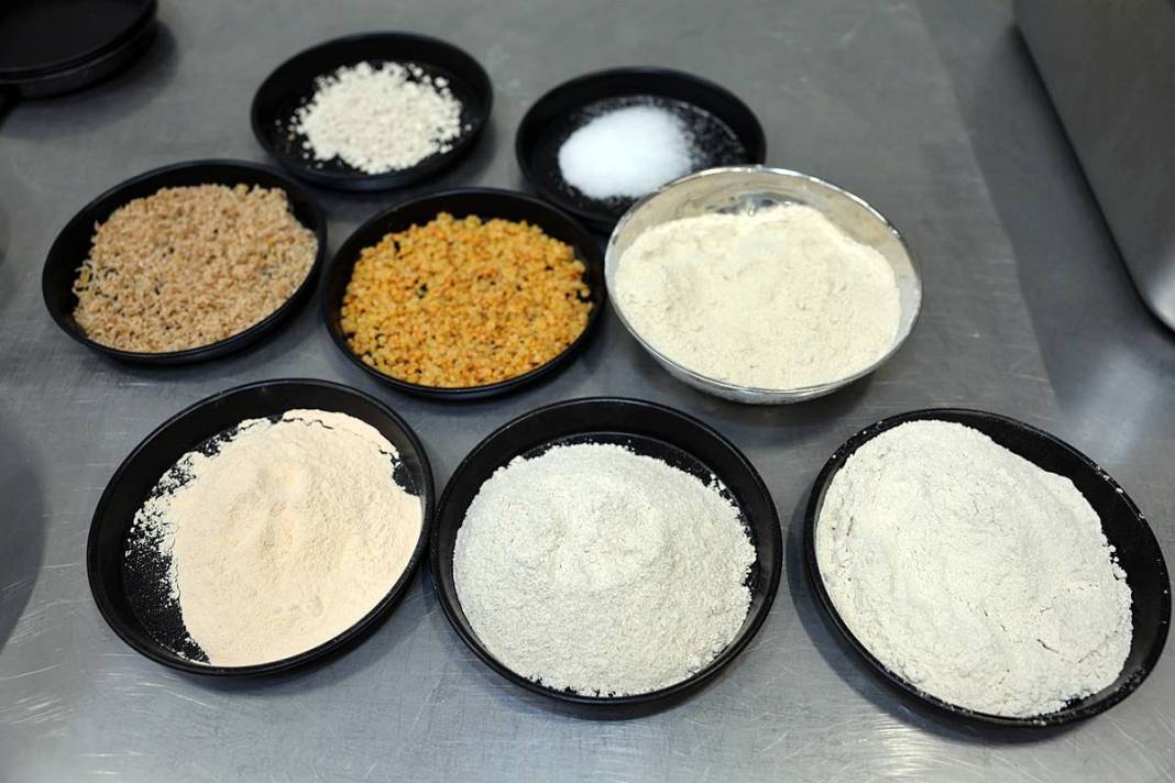 Arkeolojik lezzet raflarda: Anadolu'nun en eski ekmeği yeniden doğdu! 5 bin yıllık ekmeğin sırrı çözüldü 12